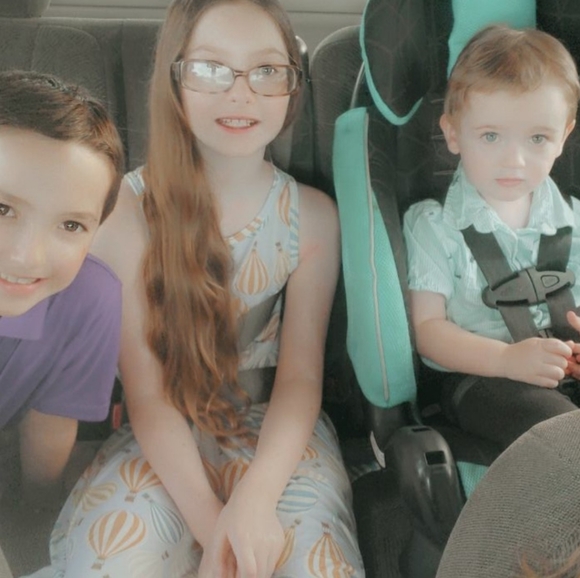 Meet your posher, Alicia - Picture 8 of 12